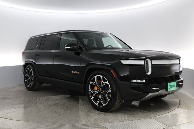 2022 Rivian R1S — photo 7 of 26