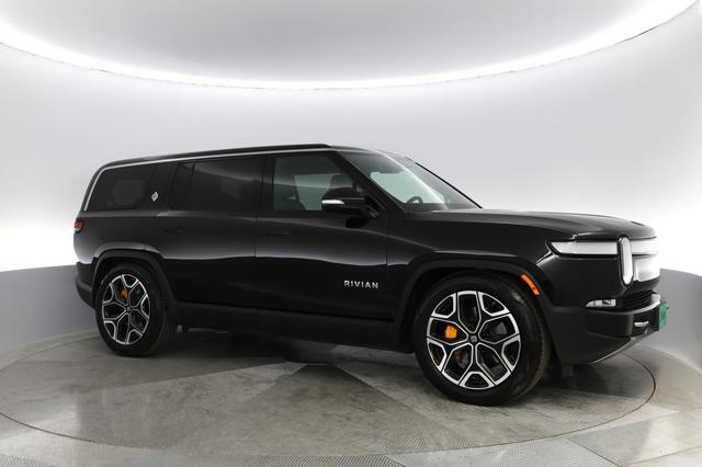 2022 Rivian R1S — photo 8 of 26