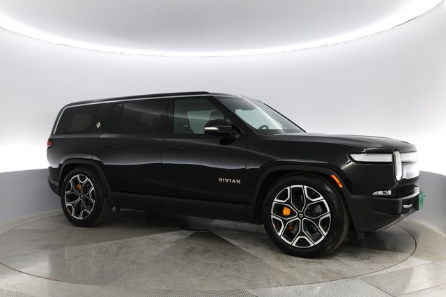 2022 Rivian R1S — photo 8 of 26