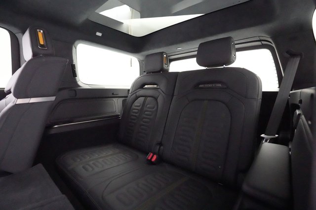 2022 Rivian R1S — photo 4 of 26