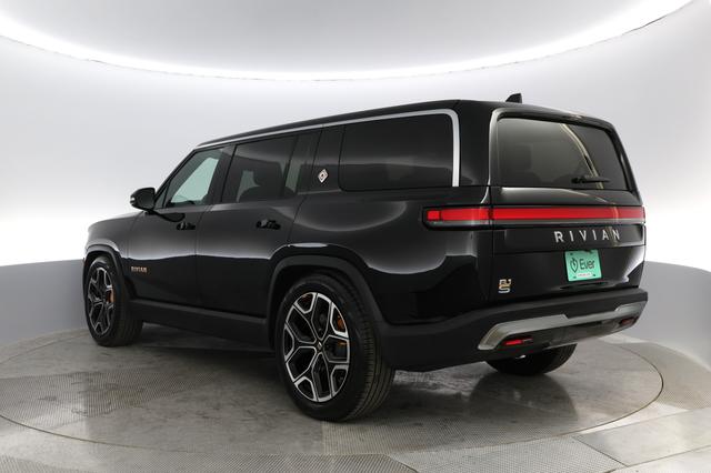2022 Rivian R1S — photo 9 of 26