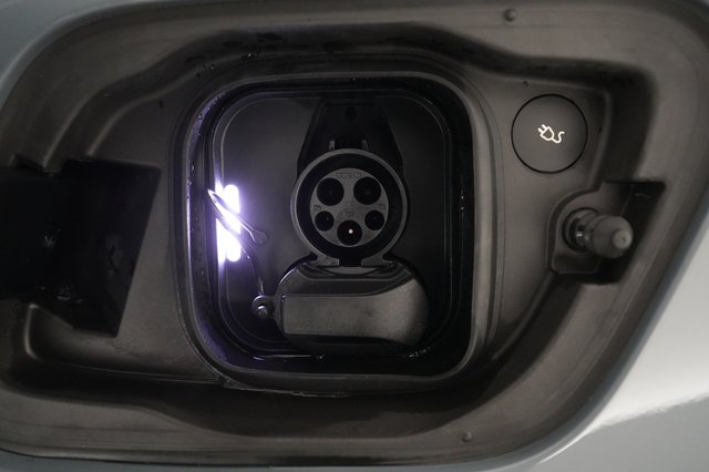 2023 Volvo XC40 Recharge — photo 16 of 21