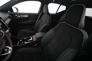 2023 Volvo XC40 Recharge — photo 3 of 21