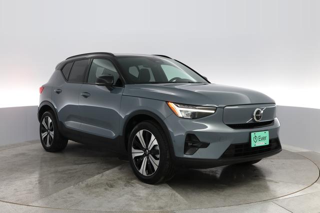 2023 Volvo XC40 Recharge — photo 8 of 21