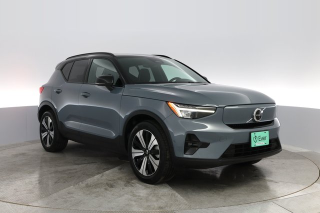 2023 Volvo XC40 Recharge — photo 8 of 21