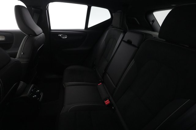 2023 Volvo XC40 Recharge — photo 4 of 21