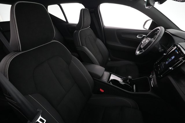 2023 Volvo XC40 Recharge — photo 17 of 21