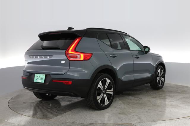2023 Volvo XC40 Recharge — photo 2 of 21