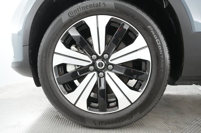 2023 Volvo XC40 Recharge — photo 12 of 21