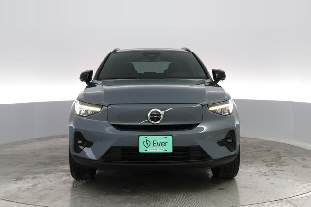 2023 Volvo XC40 Recharge — photo 7 of 21