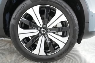 2023 Volvo XC40 Recharge — photo 14 of 21