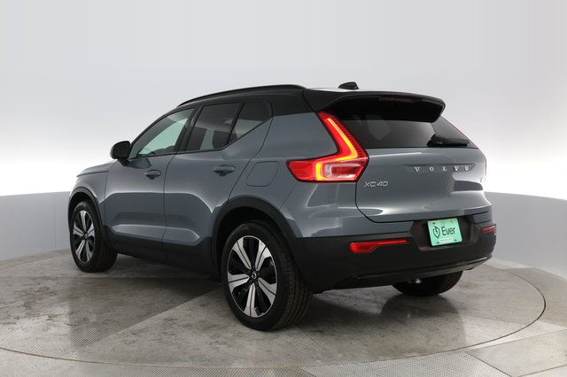 2023 Volvo XC40 Recharge — photo 11 of 21