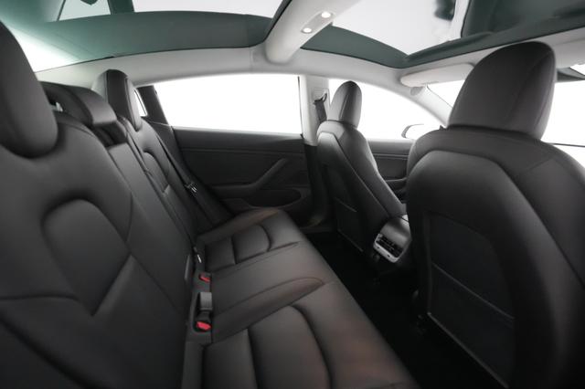2019 Tesla Model 3 — photo 3 of 34