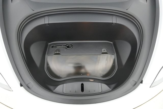2019 Tesla Model 3 — photo 18 of 34