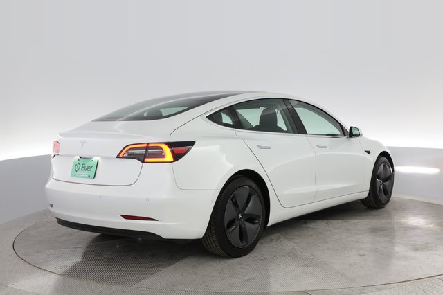2019 Tesla Model 3 — photo 9 of 34