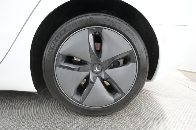 2019 Tesla Model 3 — photo 14 of 34