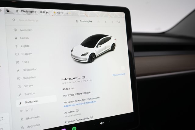 2019 Tesla Model 3 — photo 4 of 34