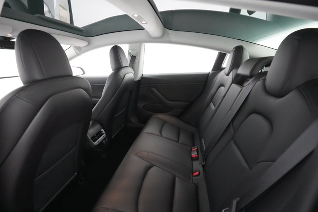 2019 Tesla Model 3 — photo 22 of 34