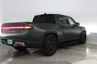 2022 Rivian R1T — photo 2 of 18
