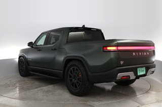 2022 Rivian R1T — photo 9 of 18