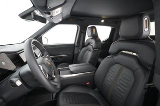 2022 Rivian R1T — photo 11 of 18