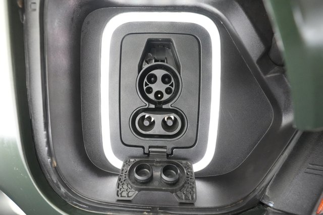 2022 Rivian R1T — photo 16 of 18