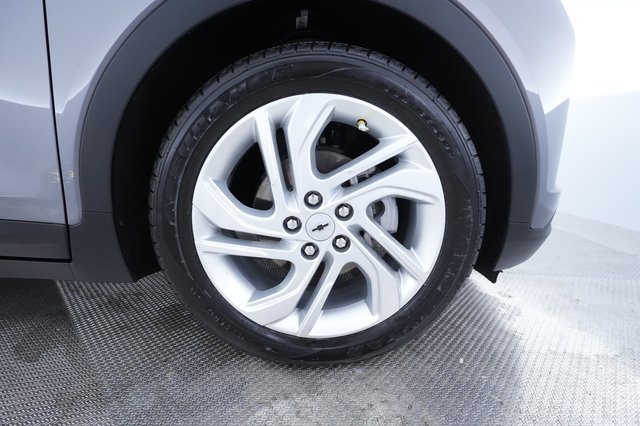2023 Chevrolet Bolt EV — photo 13 of 23