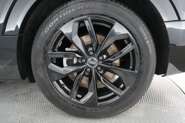 2021 Audi e-tron — photo 14 of 20