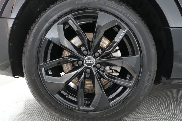 2021 Audi e-tron — photo 15 of 20