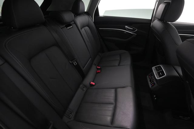 2021 Audi e-tron — photo 4 of 20