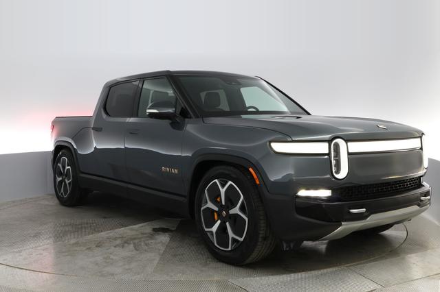 2022 Rivian R1T — photo 7 of 33