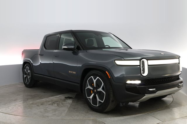 2022 Rivian R1T — photo 7 of 33