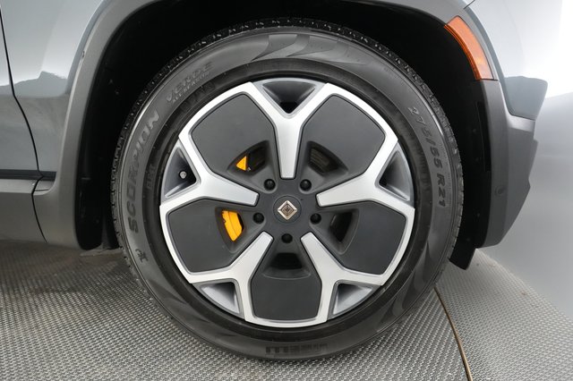 2022 Rivian R1T — photo 15 of 33