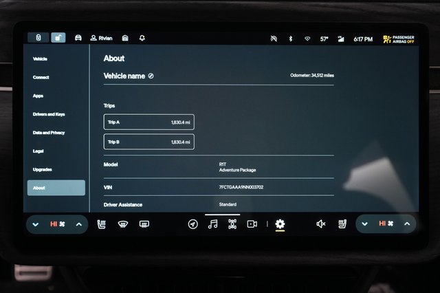 2022 Rivian R1T — photo 4 of 33