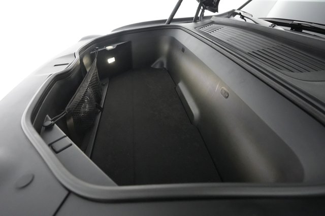 2022 Rivian R1T — photo 22 of 33