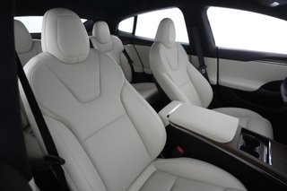 2022 Tesla Model S — photo 17 of 24