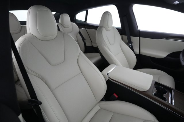 2022 Tesla Model S — photo 17 of 24