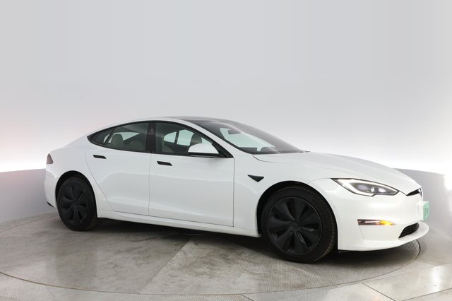 2022 Tesla Model S — photo 7 of 24