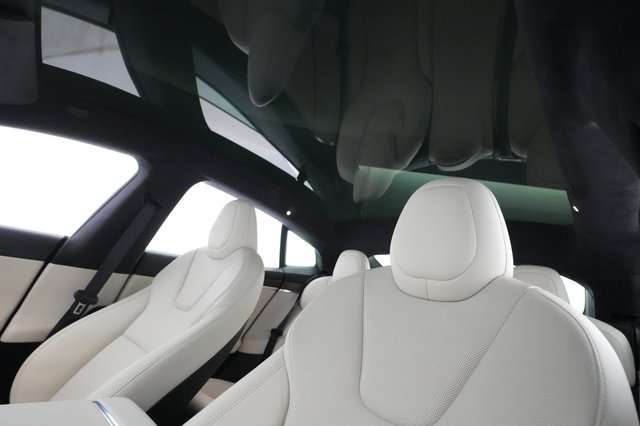 2022 Tesla Model S — photo 18 of 24