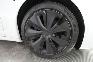 2022 Tesla Model S — photo 13 of 24