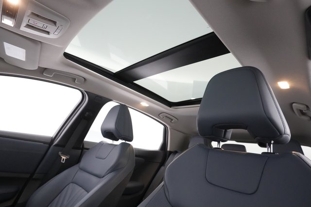 2023 Nissan Ariya — photo 18 of 21