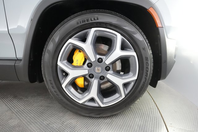 2022 Rivian R1T — photo 15 of 26