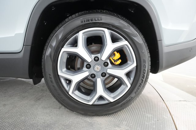 2022 Rivian R1T — photo 14 of 26