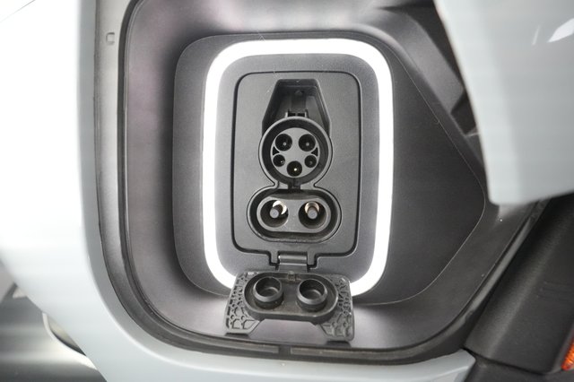 2022 Rivian R1T — photo 24 of 26