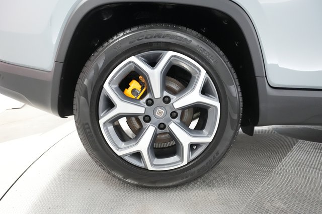2022 Rivian R1T — photo 16 of 26
