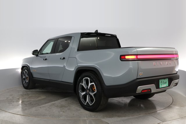 2022 Rivian R1T — photo 11 of 26