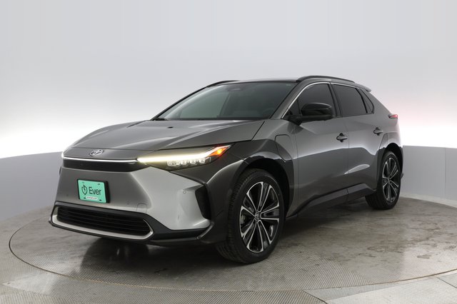 2023 Toyota bZ4X — photo 4 of 24