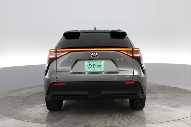 2023 Toyota bZ4X — photo 9 of 24
