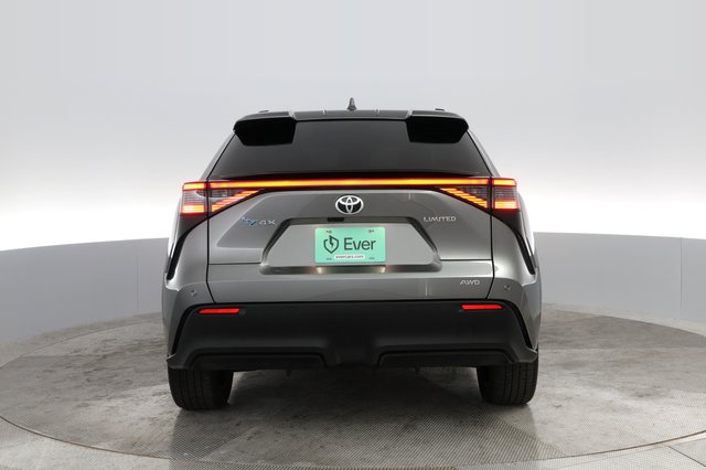 2023 Toyota bZ4X — photo 9 of 24