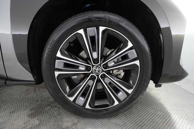 2023 Toyota bZ4X — photo 14 of 24